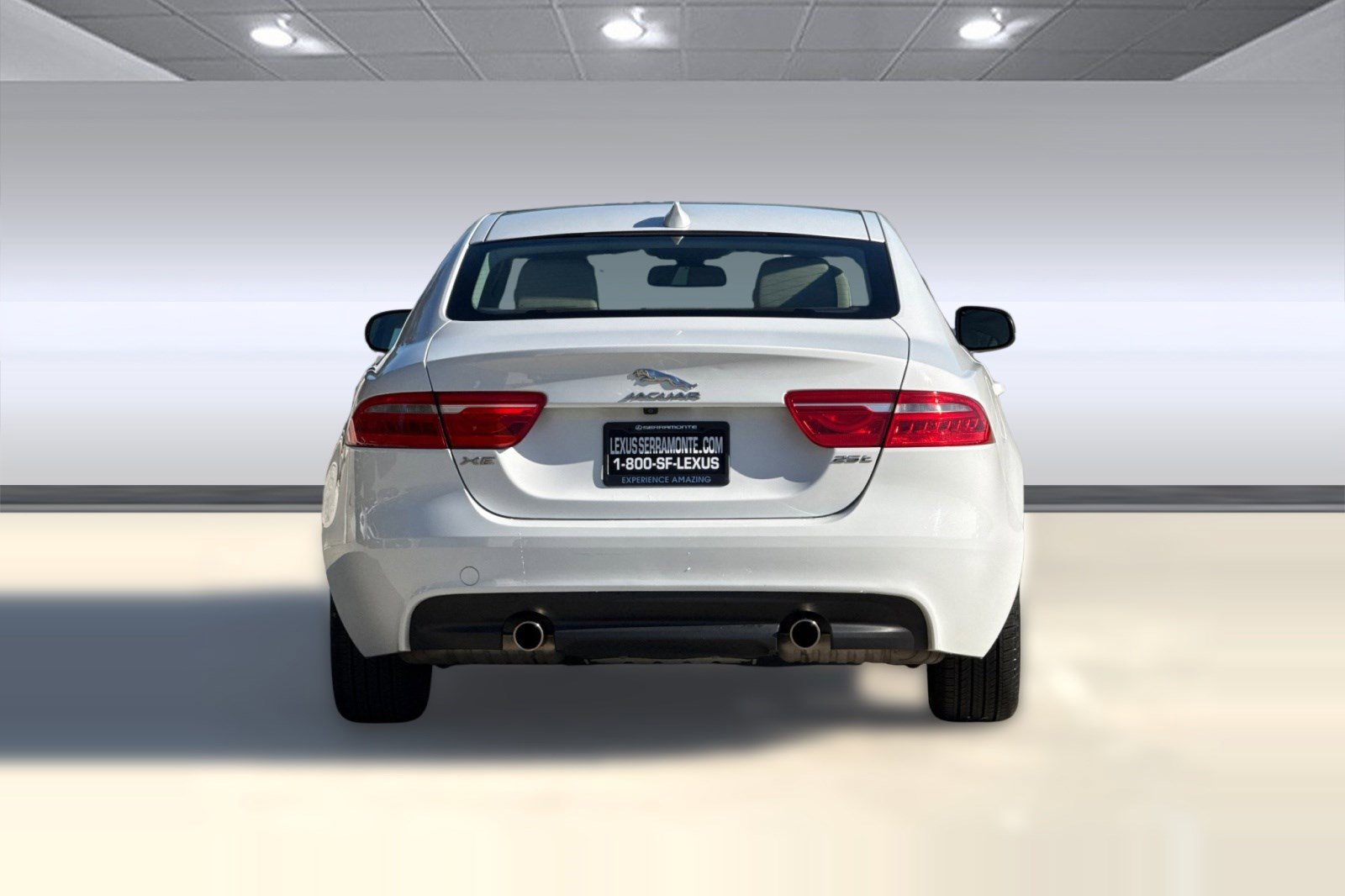 Used 2017 Jaguar XE 25t image 9