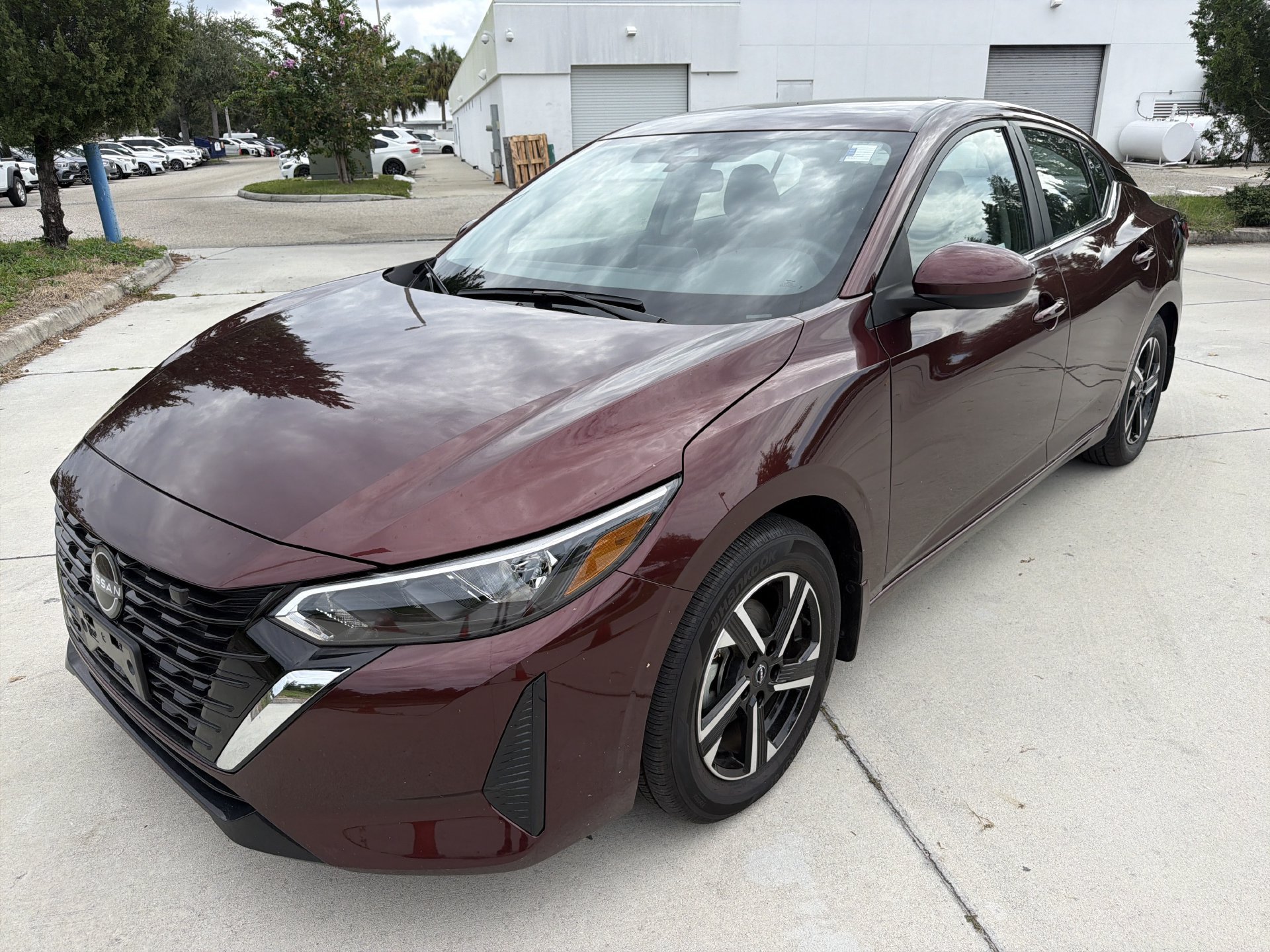 Used 2025 Nissan Sentra SV w/ Trunk Package FWD image 8
