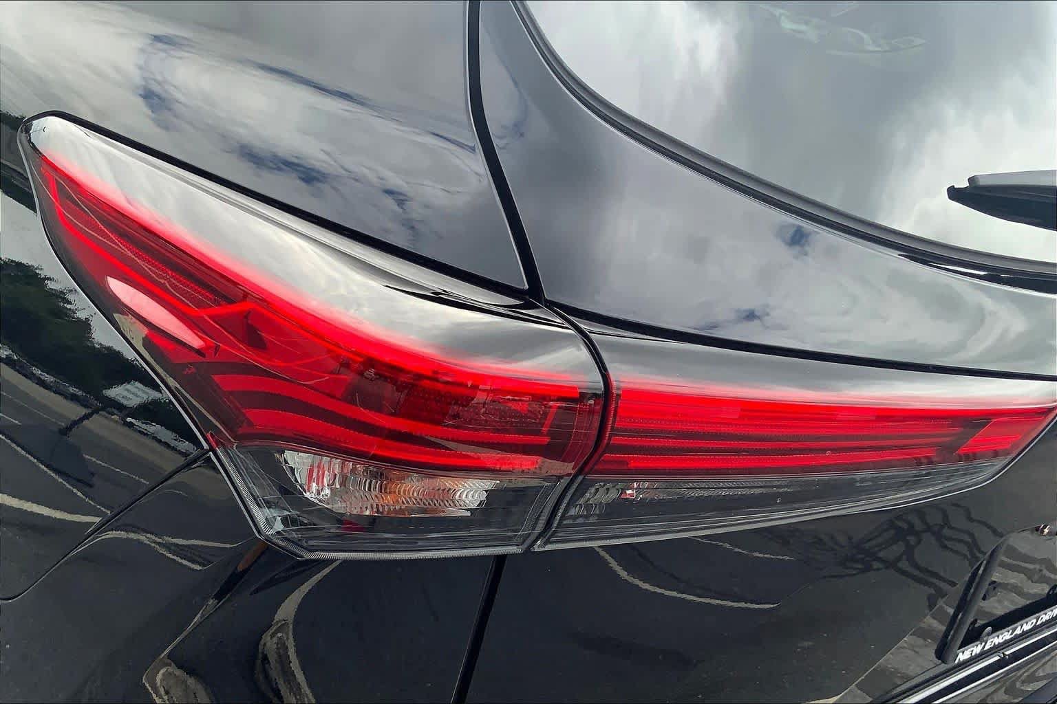 Used 2022 Toyota Highlander Limited AWD/4WD image 57
