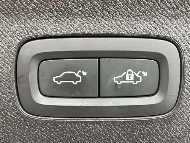 Used 2023 Volvo XC90 B6 Plus w/ Protection Package Premier image 15