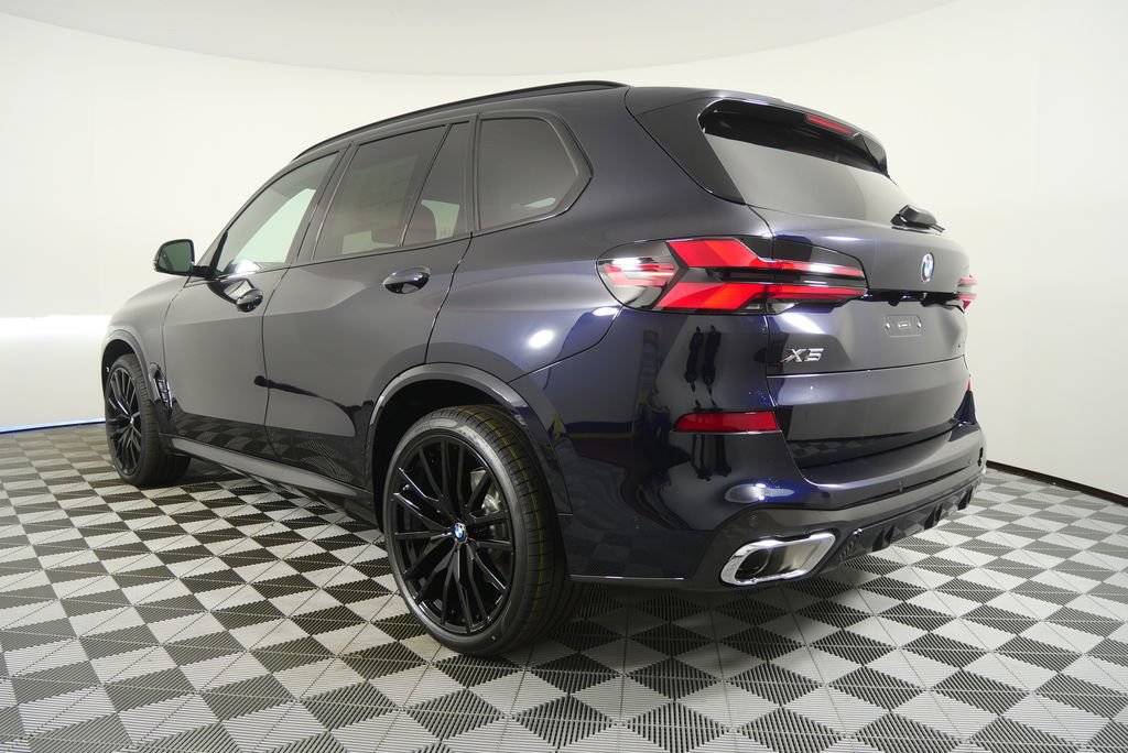 Used 2026 BMW X5 xDrive40i w/ M Sport Package AWD/4WD image 3