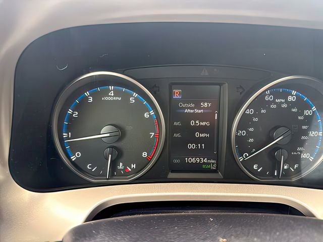 Used 2018 Toyota RAV4 XLE AWD/4WD image 30