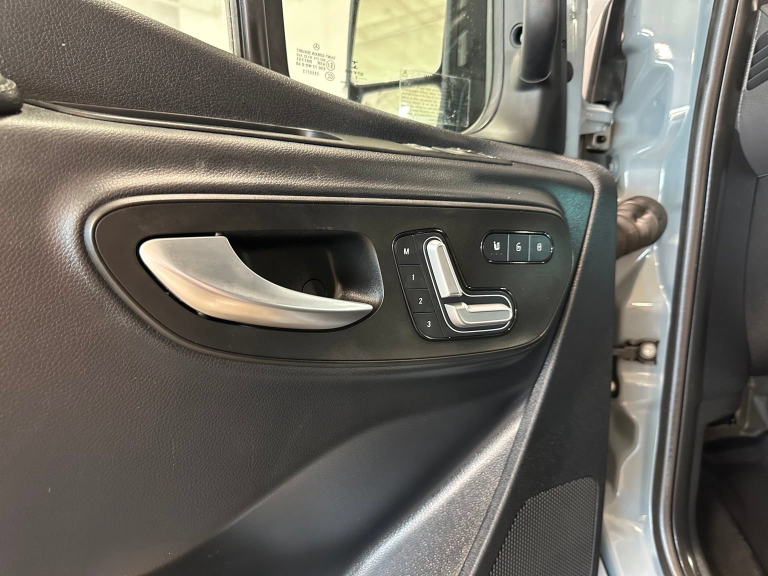 Used 2021 Mercedes-Benz Sprinter 2500 image 13