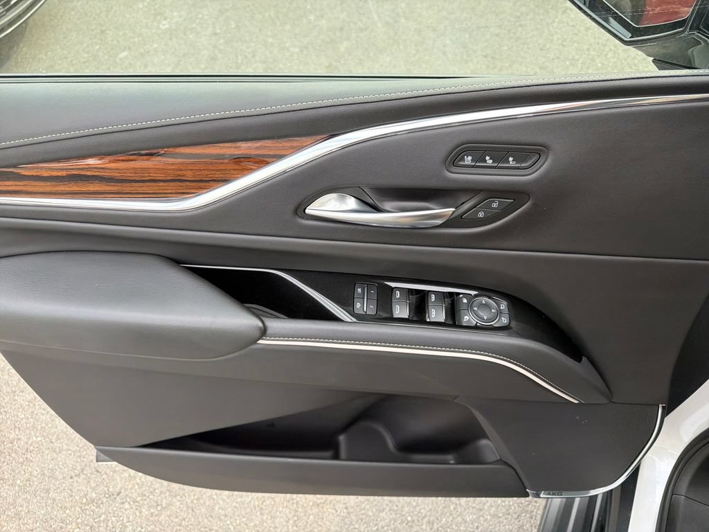 Certified 2023 Cadillac Escalade Premium Luxury AWD/4WD image 4