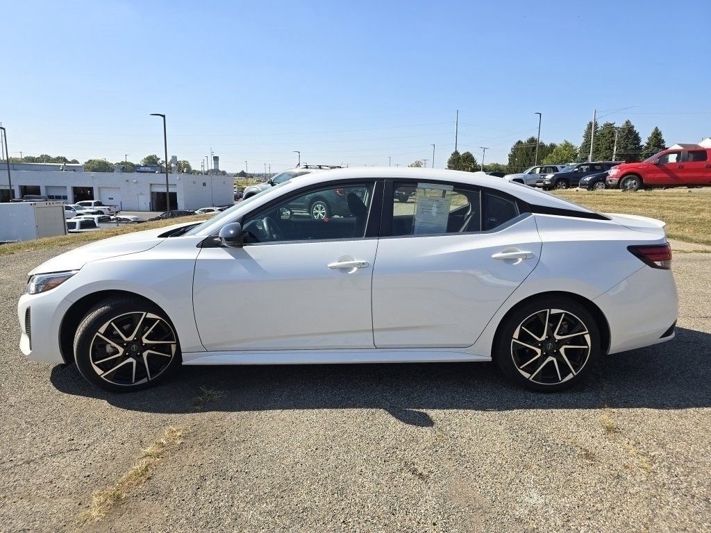 Used 2024 Nissan Sentra SR w/ Trunk Package image 17