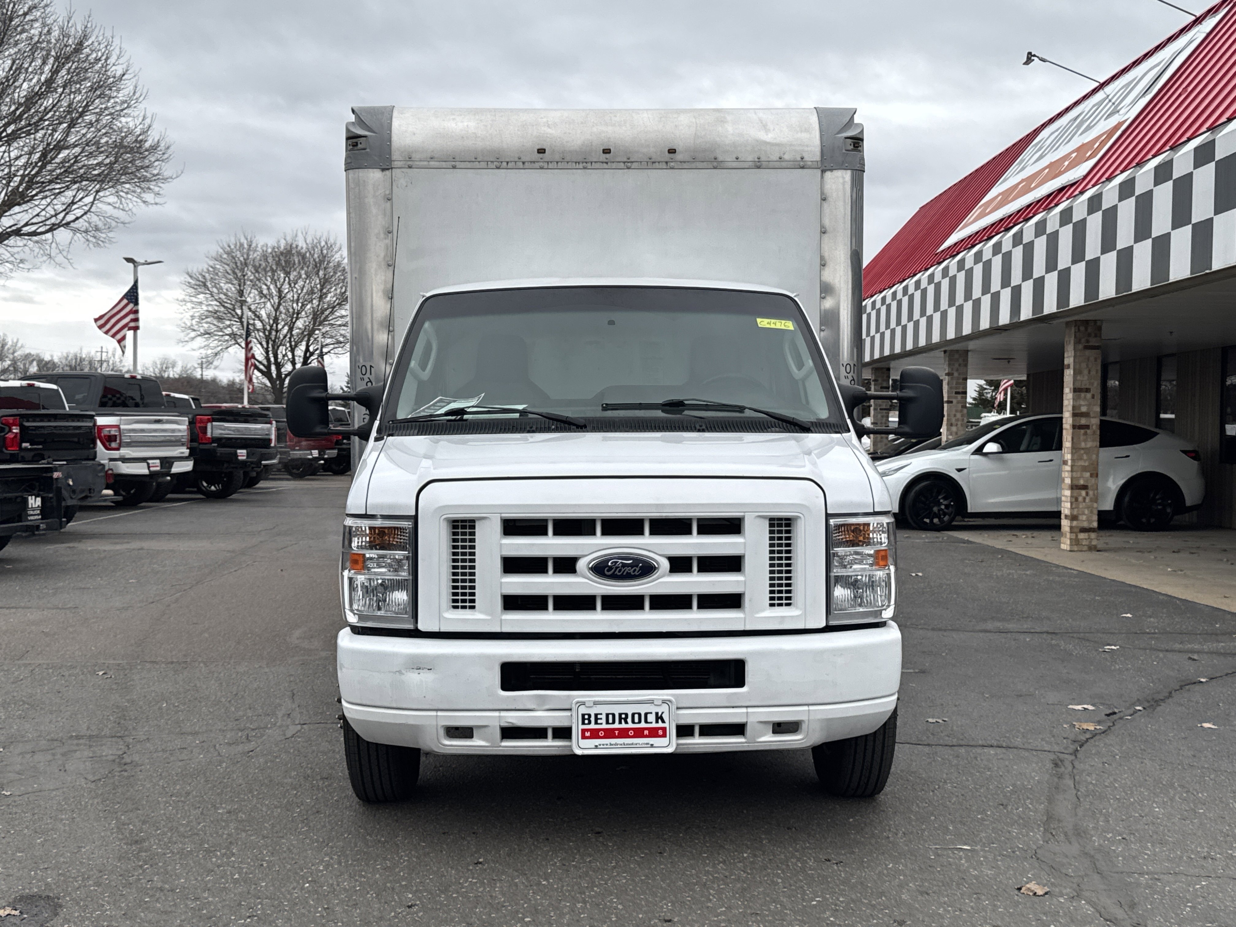 Used 2019 Ford E-350 and Econoline 350 Super Duty RWD image 2