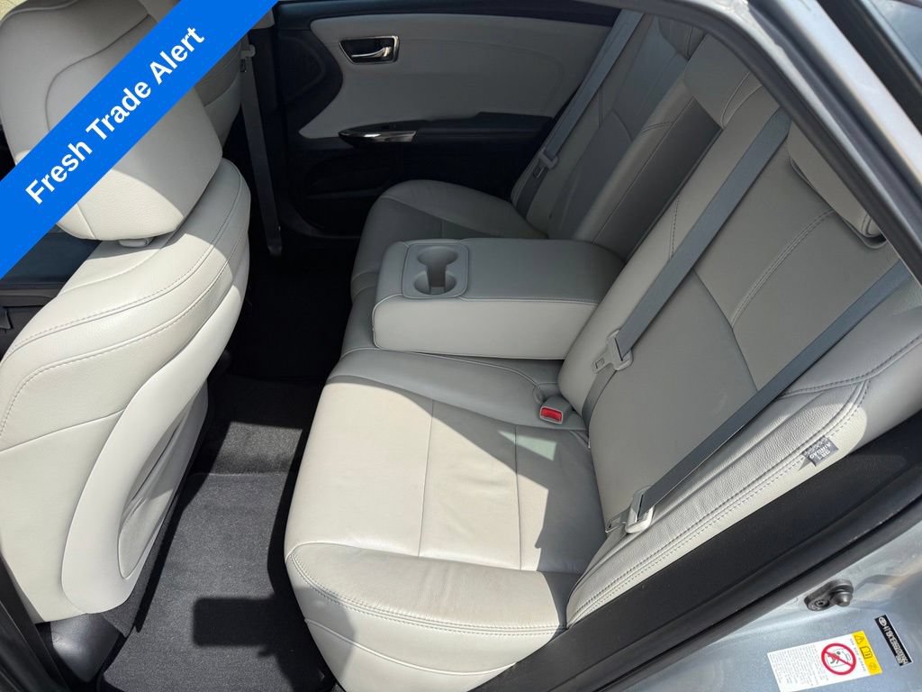 Used 2016 Toyota Avalon Touring FWD image 11