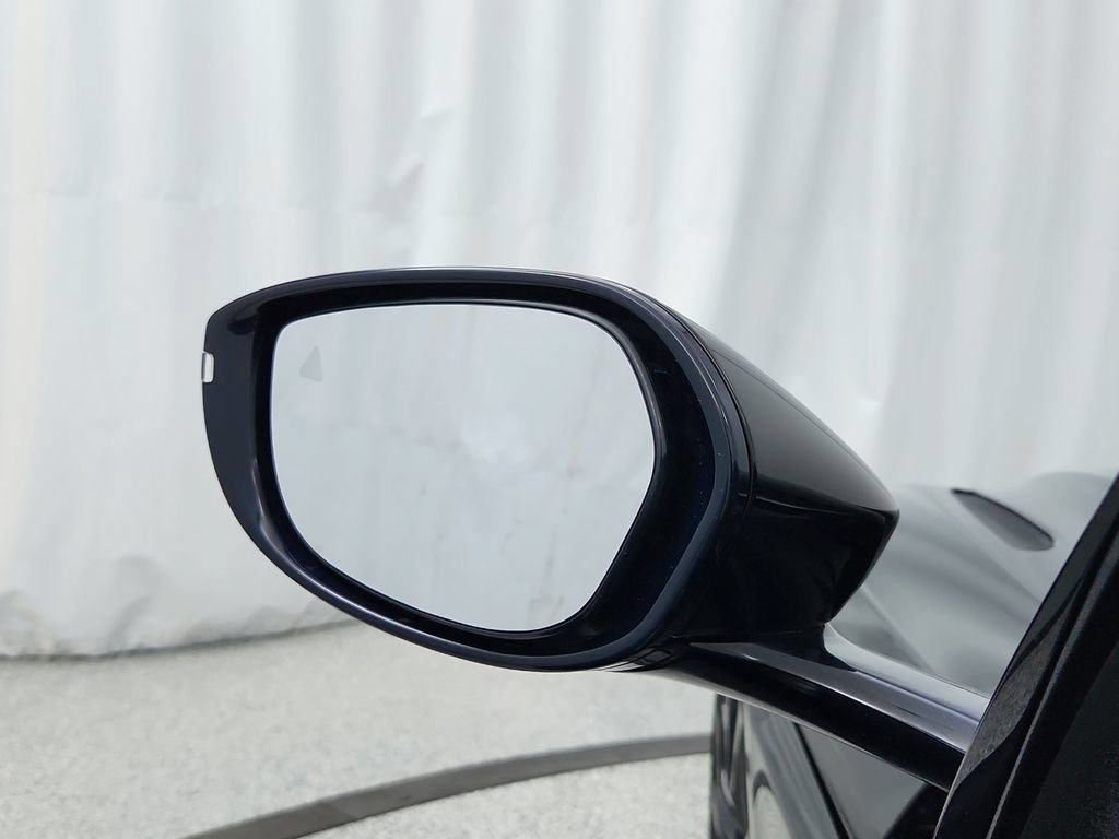 Used 2018 Aston Martin DB11 Coupe RWD image 17