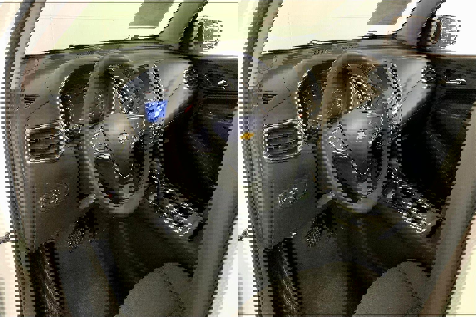 Used 2024 Chevrolet Equinox LT image 14