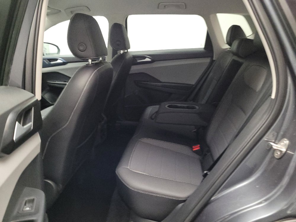 Used 2023 Volkswagen Taos SE FWD image 18