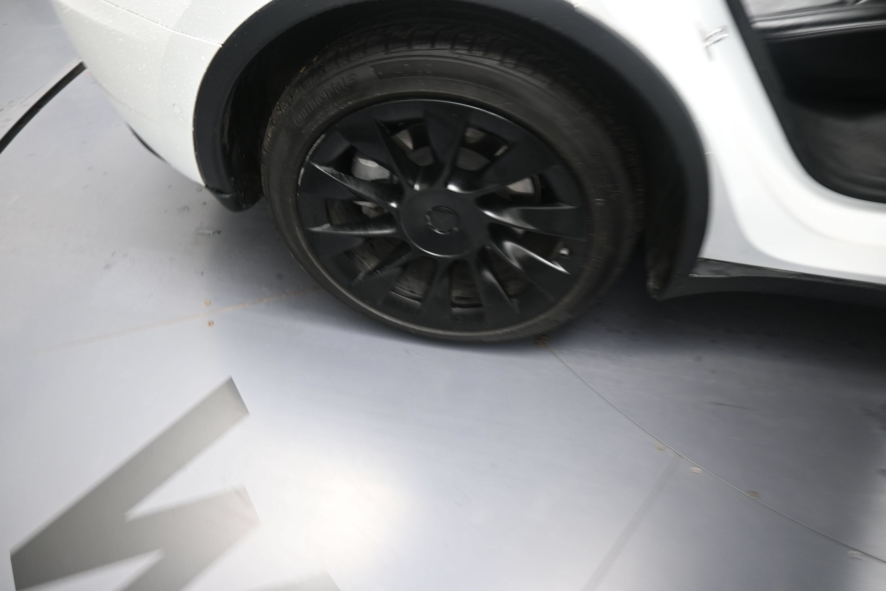 Used 2021 Tesla Model Y Long Range AWD/4WD image 21
