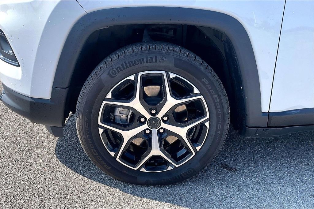 Used 2025 Jeep Compass Limited image 12