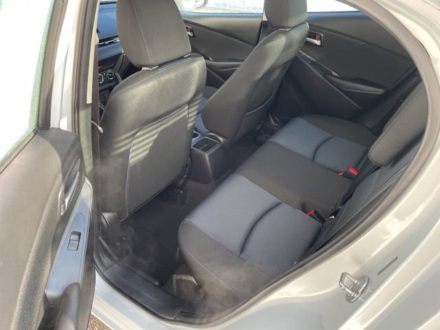 Used 2019 Toyota Yaris LE image 9