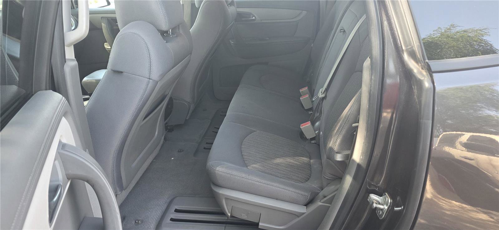 Used 2015 Chevrolet Traverse LS FWD image 12