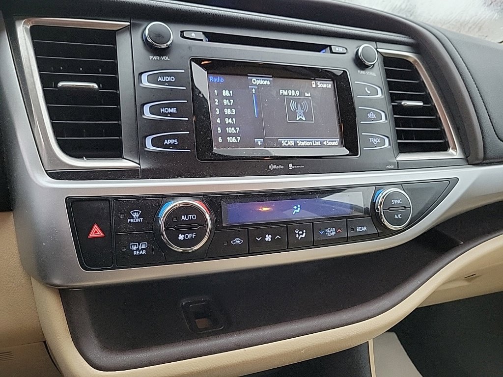 Used 2014 Toyota Highlander Plus AWD/4WD image 8