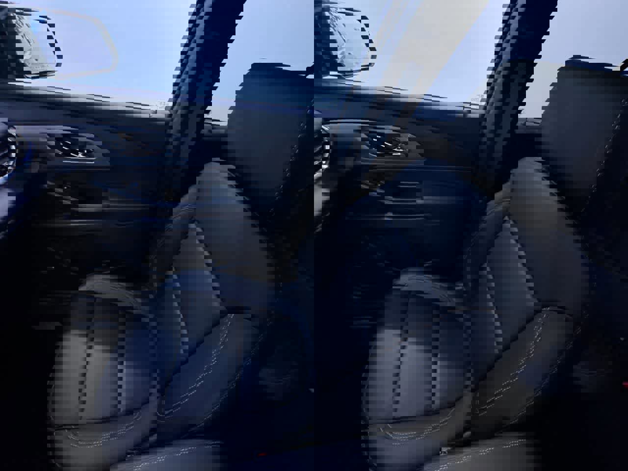 Used 2023 Chevrolet Traverse LT w/ LT Premium Package image 36