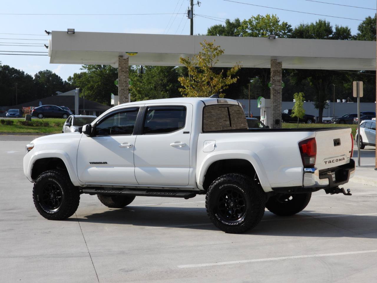 Used 2021 Toyota Tacoma SR5 RWD image 33
