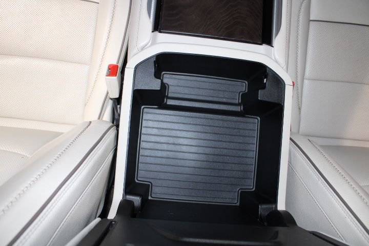 Used 2024 GMC Yukon XL Denali AWD/4WD image 34