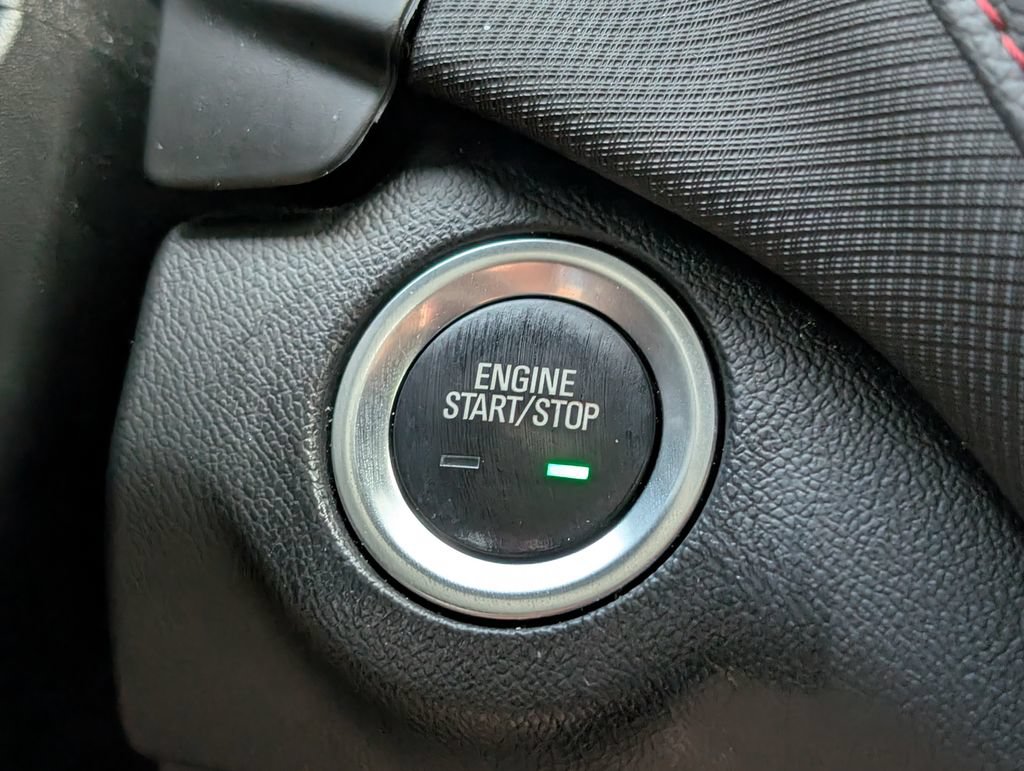 Used 2023 Chevrolet Equinox RS w/ RS Leather Package FWD image 31