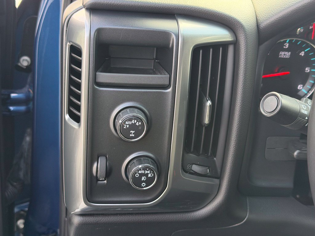 Used 2017 Chevrolet Silverado 1500 LT w/ All Star Edition AWD/4WD image 19