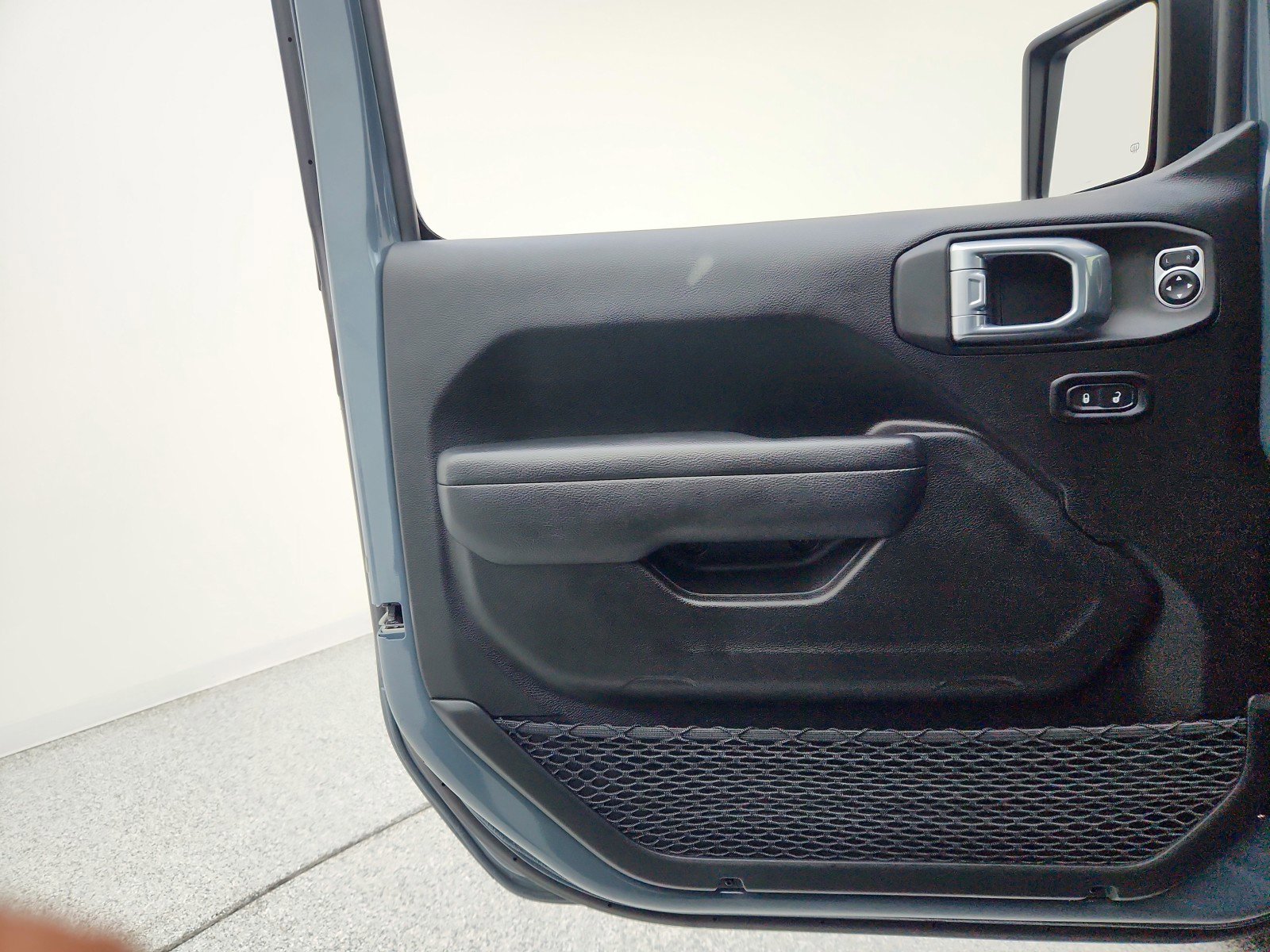 Used 2024 Jeep Wrangler Sport S image 19