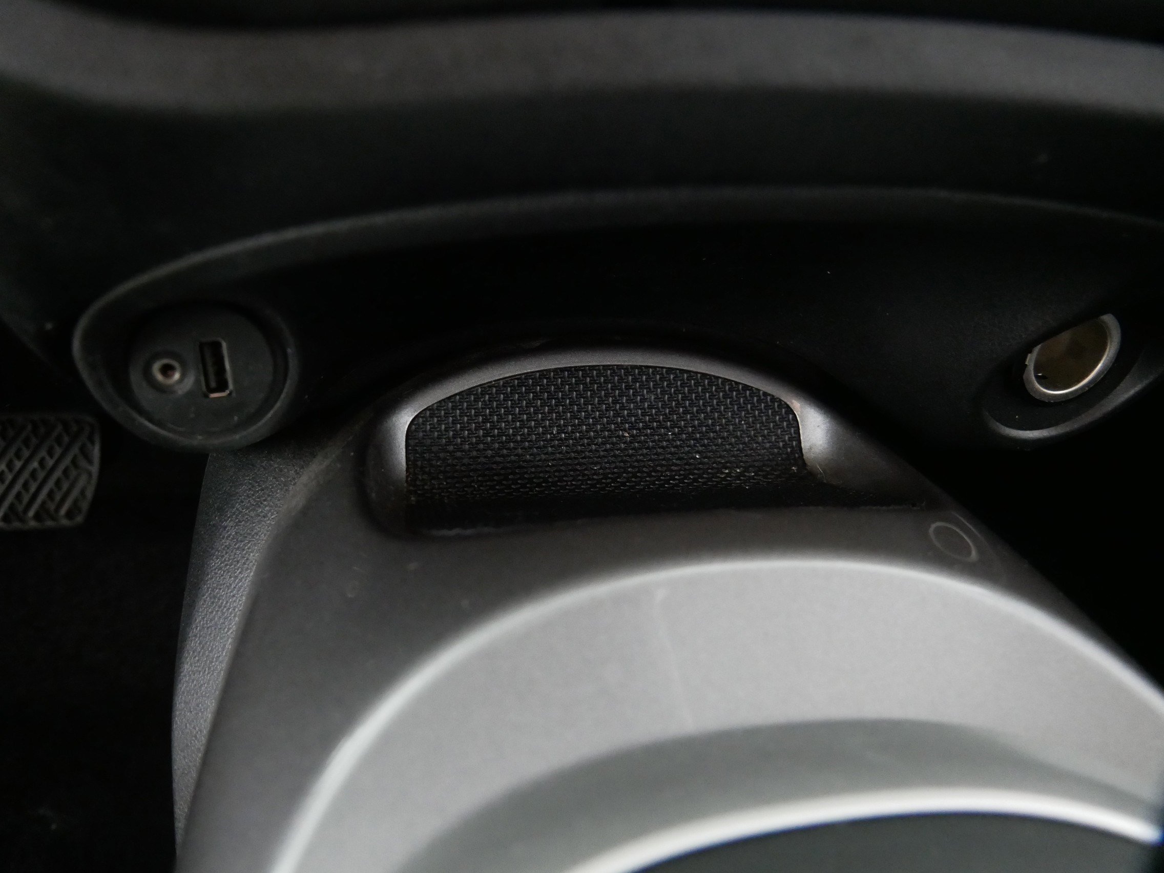 Used 2015 Nissan Juke S image 29