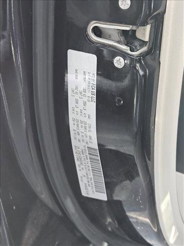 Used 2017 Chrysler Pacifica Limited image 28