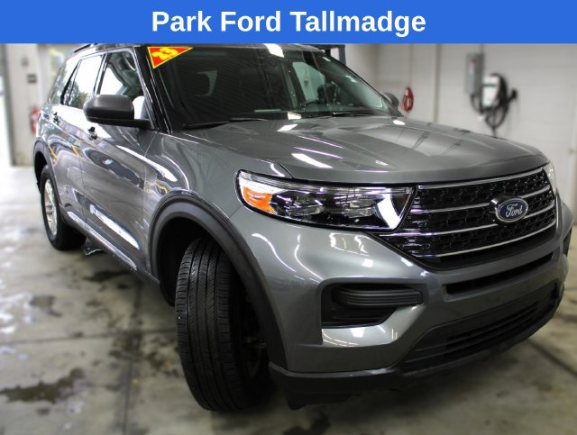 Used 2023 Ford Explorer XLT AWD/4WD image 7