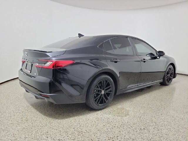 Used 2026 Toyota Camry SE FWD image 5