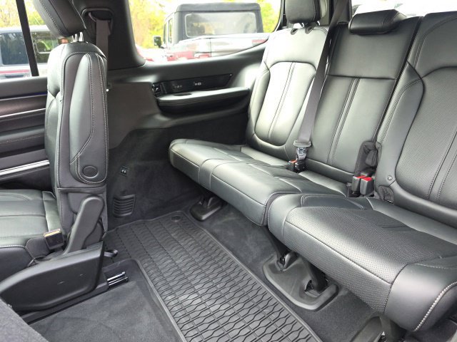 Used 2026 Jeep Grand Wagoneer Summit w/ Premium Group III AWD/4WD image 22