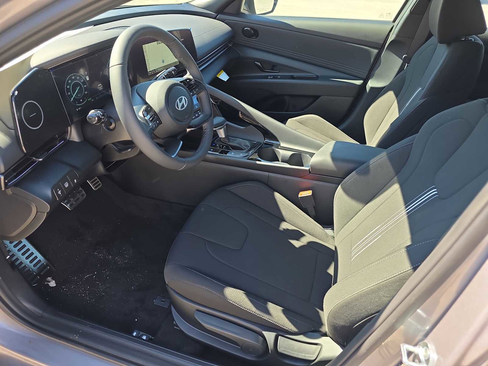 New 2025 Hyundai Elantra SEL image 8