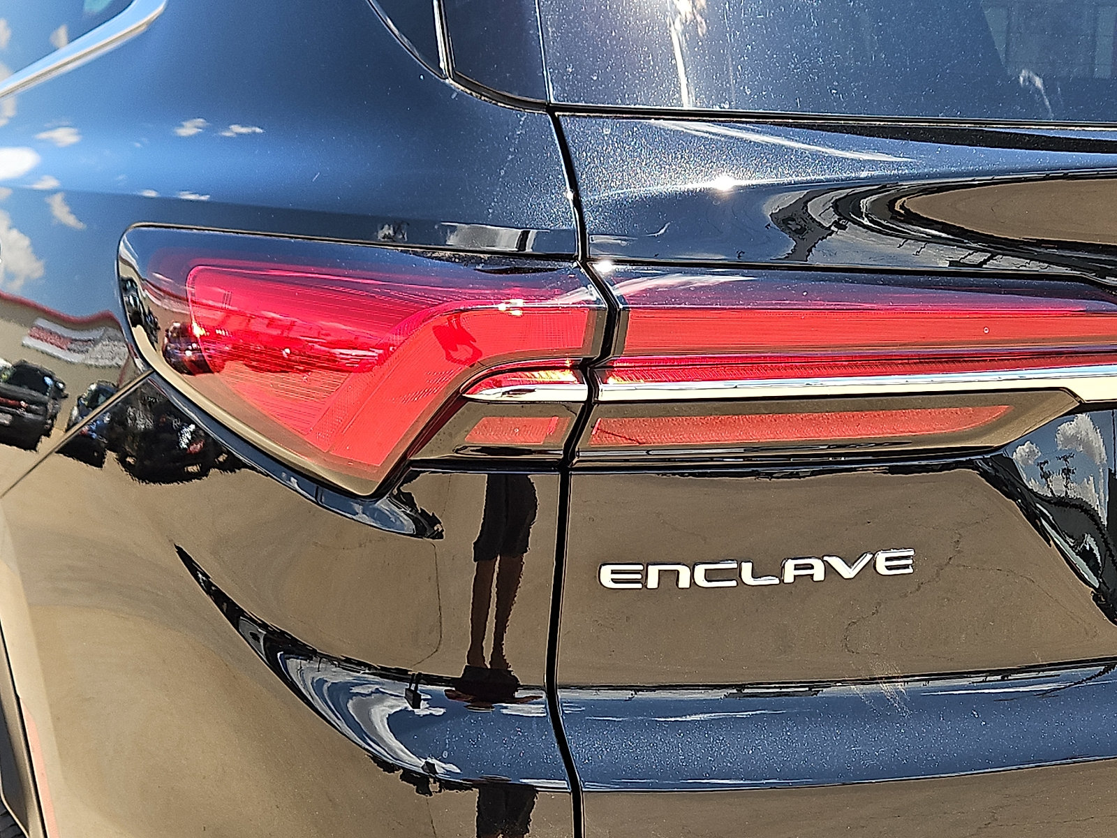 Used 2025 Buick Enclave Preferred FWD image 7