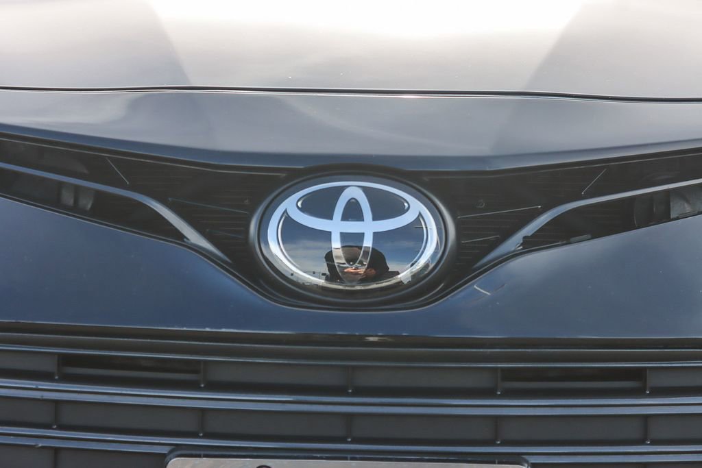 Used 2023 Toyota Camry LE image 11