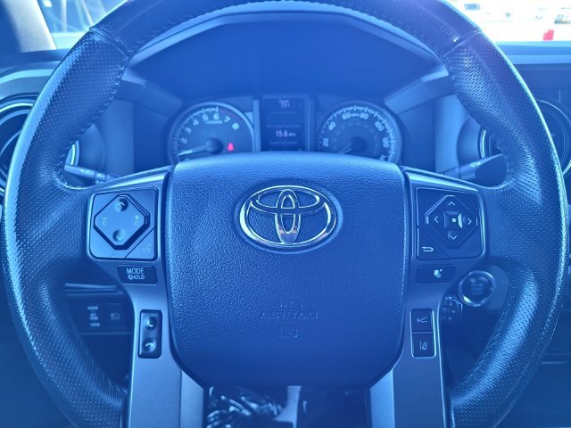 Used 2018 Toyota Tacoma TRD Sport RWD image 25