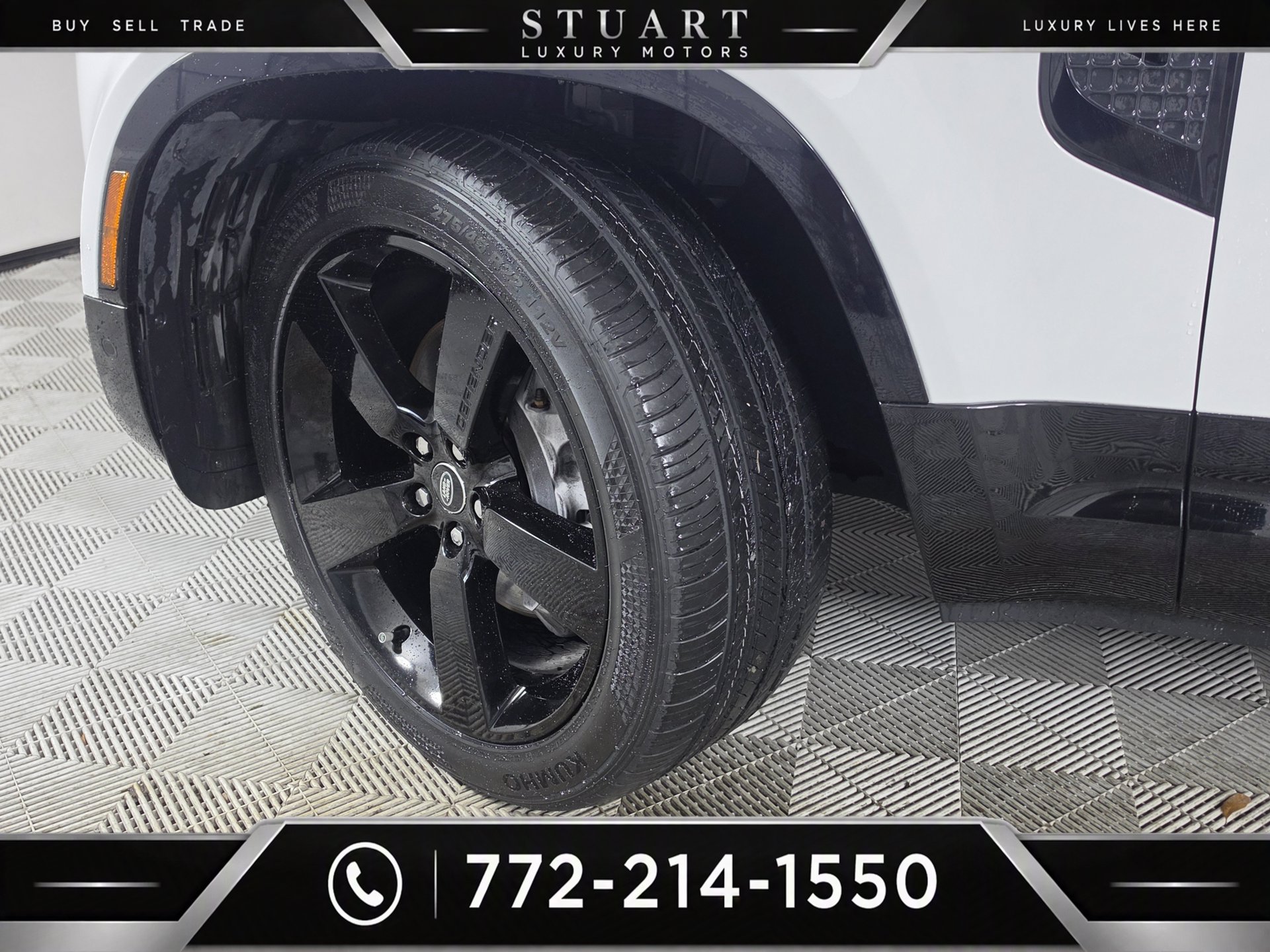 Used 2024 Land Rover Defender 110 X-Dynamic SE AWD/4WD image 2