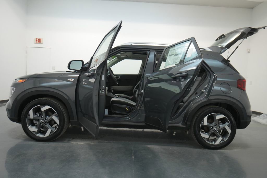 New 2024 Hyundai Venue SEL image 33