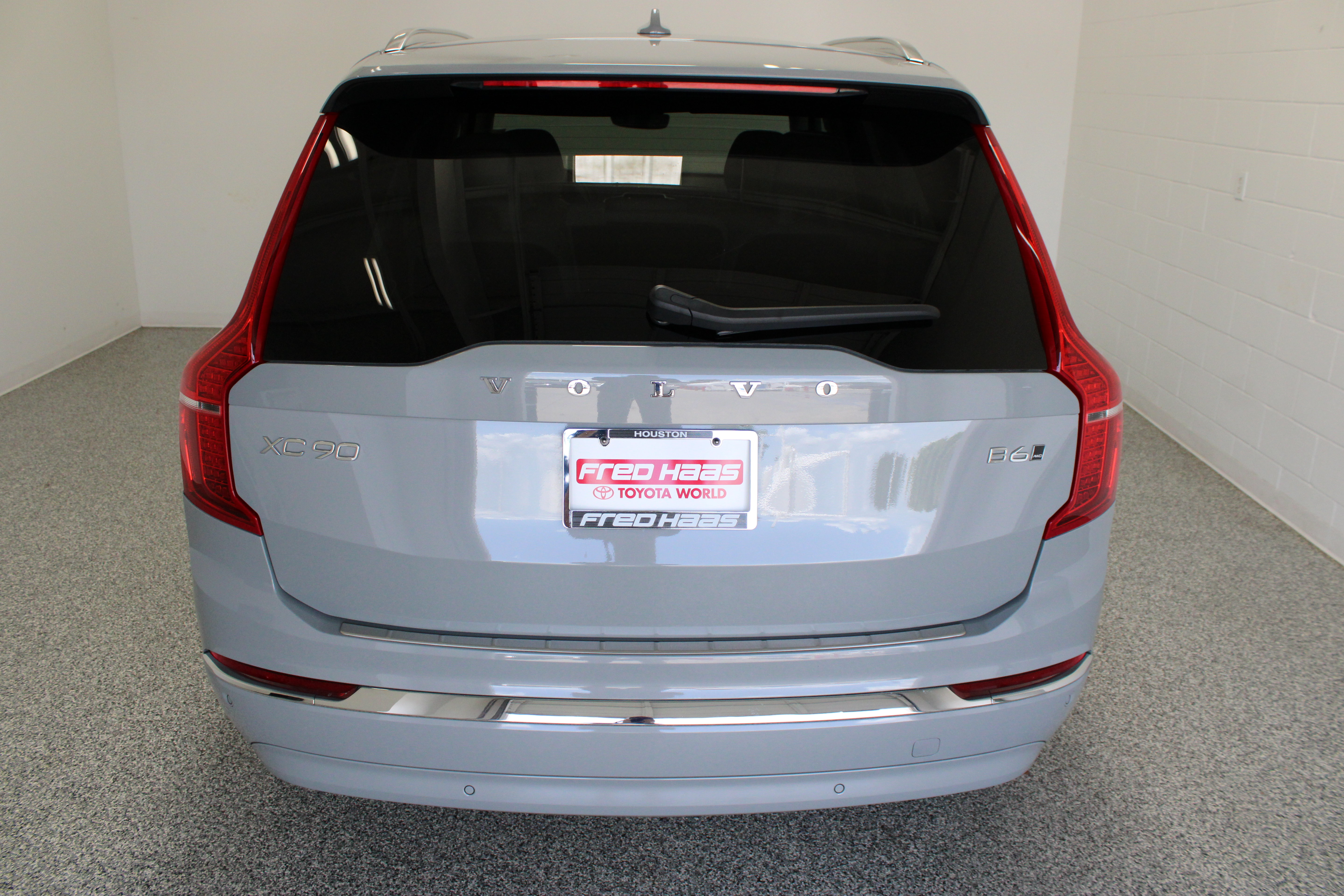 Used 2025 Volvo XC90 B6 Ultra w/ Protection Package Premier AWD/4WD image 8