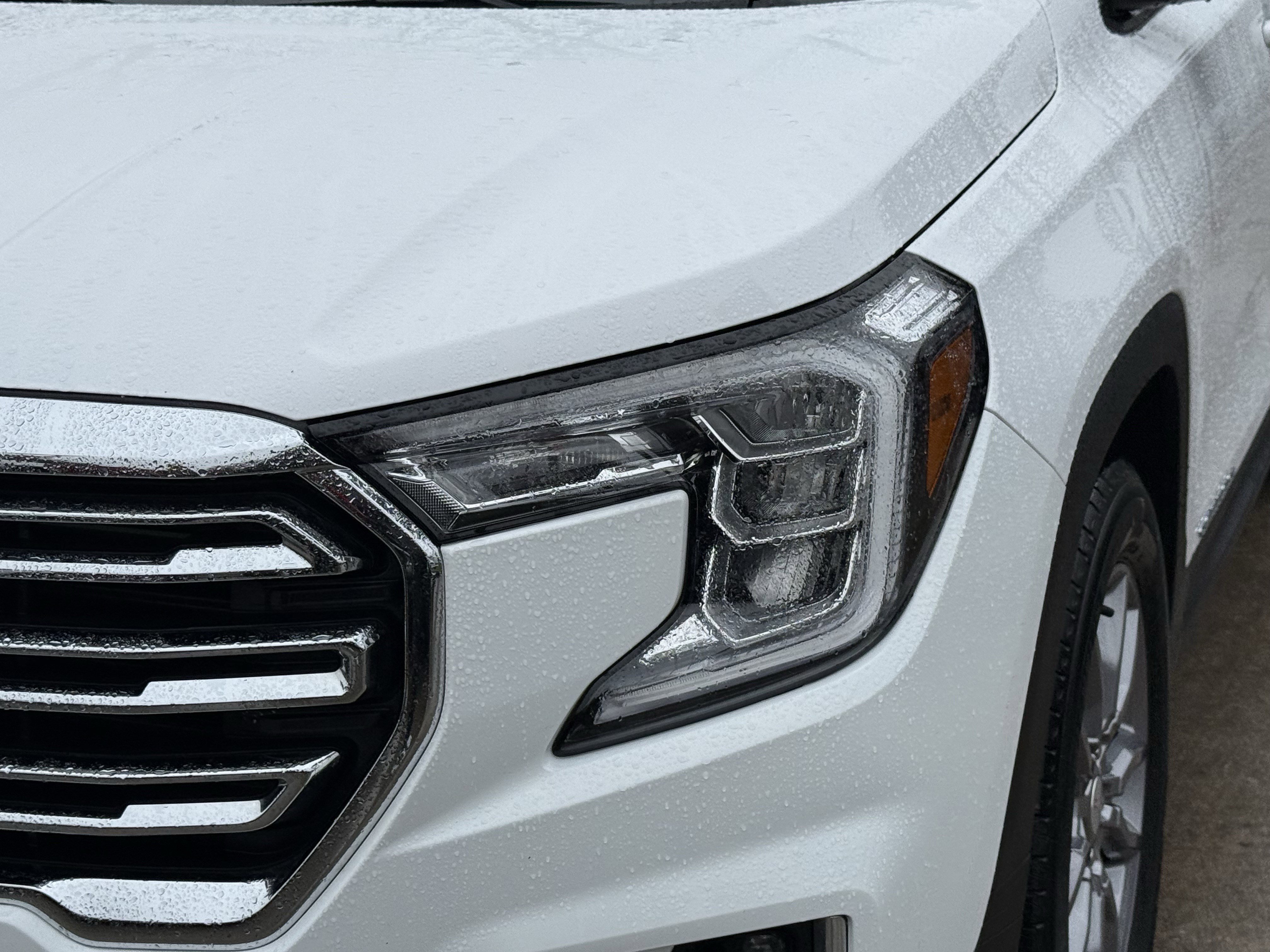 Used 2024 GMC Terrain SLT image 11