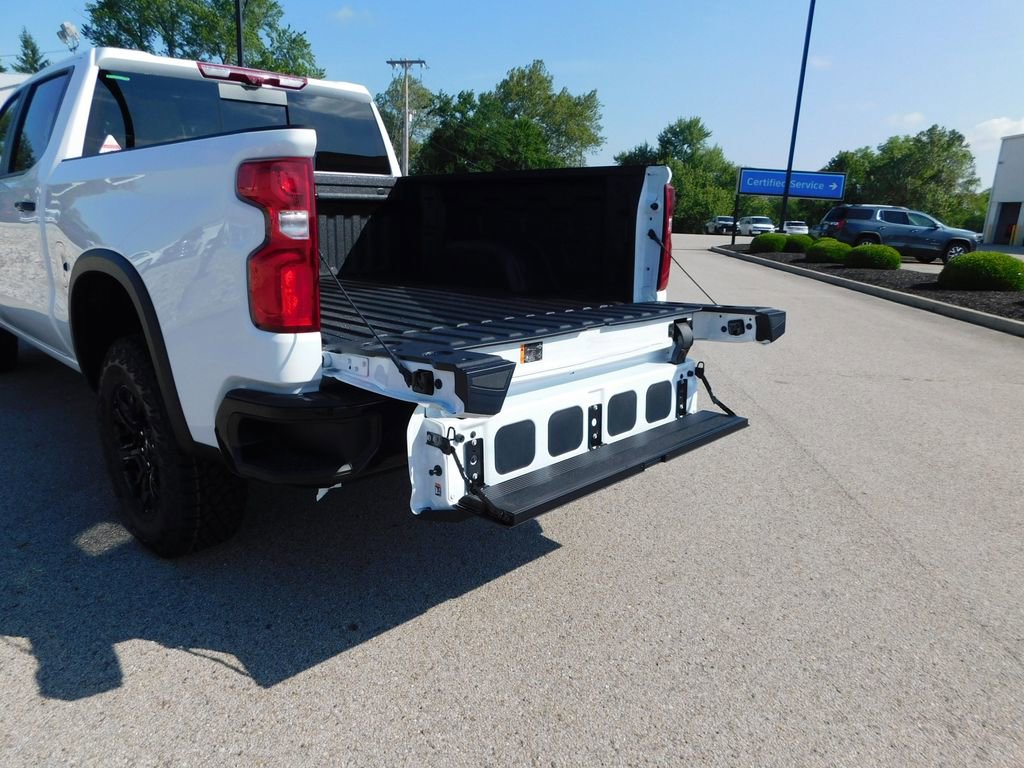 New 2026 Chevrolet Silverado 1500 ZR2 AWD/4WD image 9