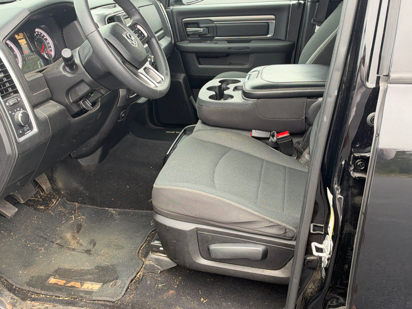 Used 2024 RAM 1500 Warlock AWD/4WD image 9
