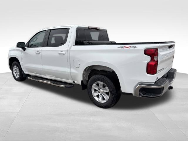 Used 2022 Chevrolet Silverado 1500 LT AWD/4WD image 3