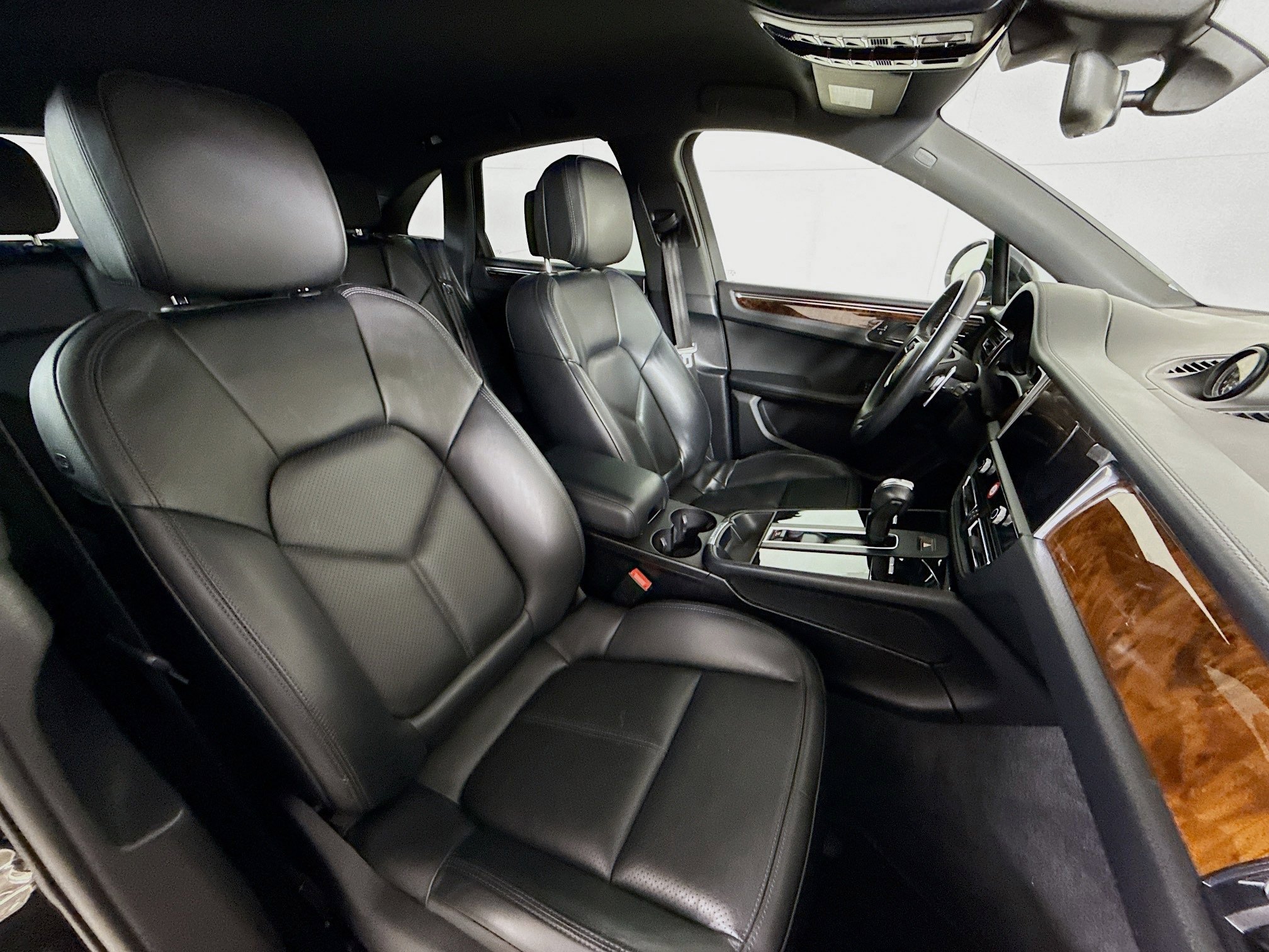 Certified 2022 Porsche Macan S image 27