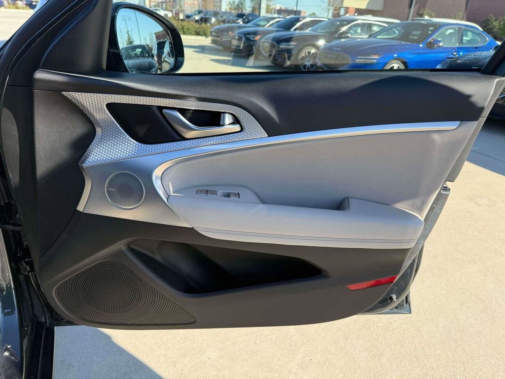 Used 2023 Genesis G70 2.0T w/ Sport Prestige Package image 18