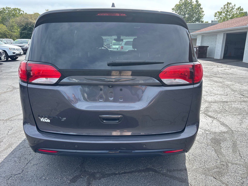 Used 2018 Chrysler Pacifica Touring Plus w/ S Appearance Package image 6