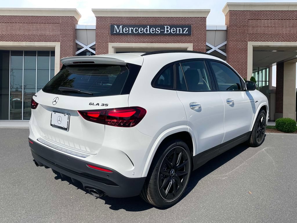 Used 2025 Mercedes-Benz GLA 35 AMG 4MATIC image 4