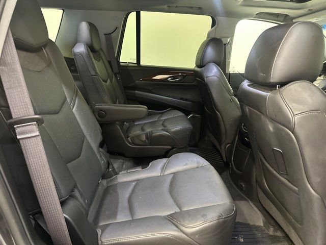 Used 2016 Cadillac Escalade Luxury image 36