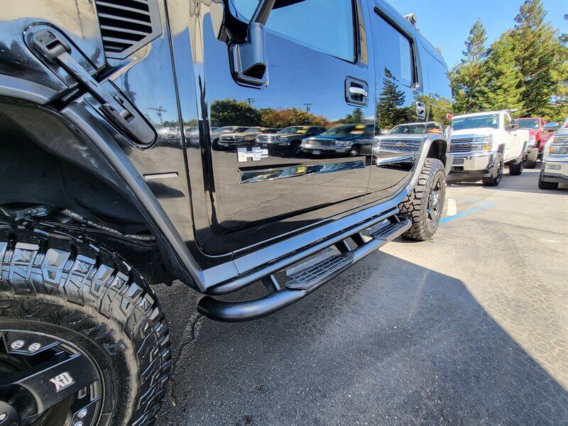 Used 2003 HUMMER H2 w/ Preferred Equipment Group AWD/4WD image 8