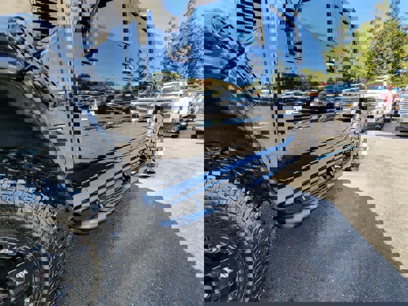 Used 2003 HUMMER H2 w/ Preferred Equipment Group image 8