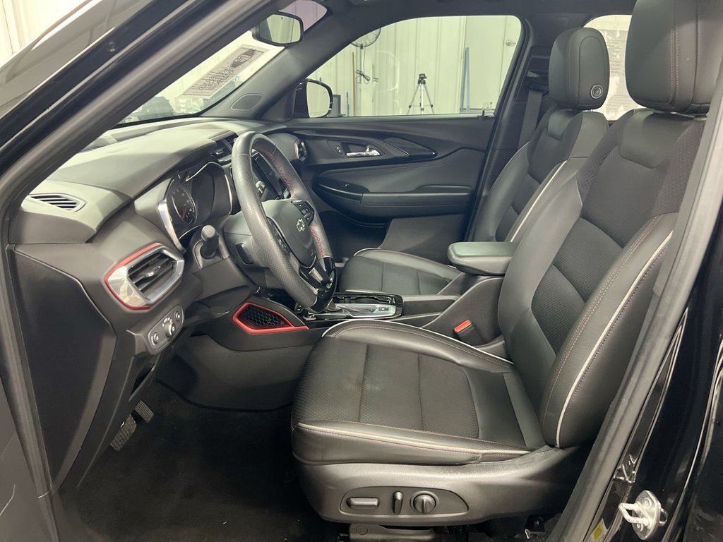 Used 2022 Chevrolet TrailBlazer RS w/ Sun and Liftgate Package AWD/4WD image 20