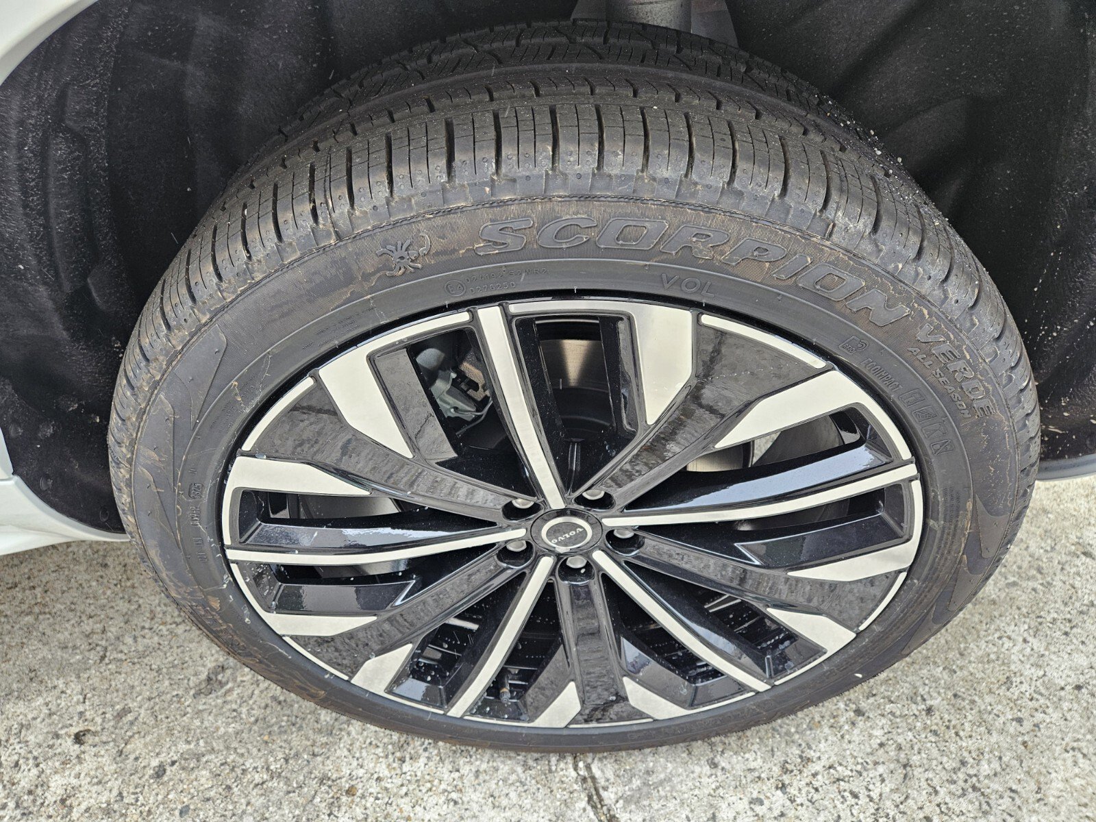 New 2026 Volvo XC90 B6 Ultra w/ Protection Package AWD/4WD image 11